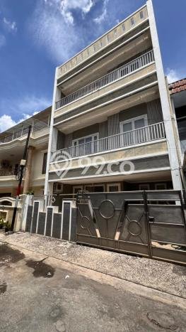 Hunian Elit LB 266m2 Siap Huni Desain Elegan di Bandengan, Jakarta Utara Hunian Elit LB 266m2 Siap Huni Desain Elegan di Bandengan, Jakarta Utara