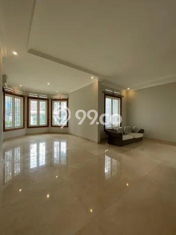 Rumah Modern Disewakan di Menteng Jakarta Pusat Area Sangat Strategis Rumah Modern Disewakan di Menteng Jakarta Pusat Area Sangat Strategis