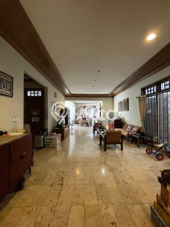 For Sale! Luxury House LT 364m2 Desain Modern di Pejaten For Sale! Luxury House LT 364m2 Desain Modern di Pejaten