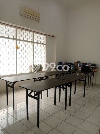 Disewakan Kantor komersial di Senen luas bangunan 800m2 Disewakan Kantor komersial di Senen luas bangunan 800m2