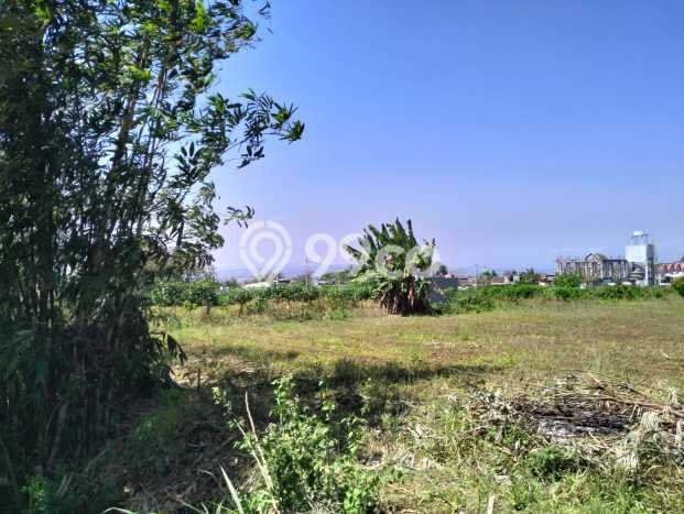 PROPERTI PILIHAN! Rumah Asri area , LT 75m2m² Bangunan 150m2m² PROPERTI PILIHAN! Rumah Asri area , LT 75m2m² Bangunan 150m2m²