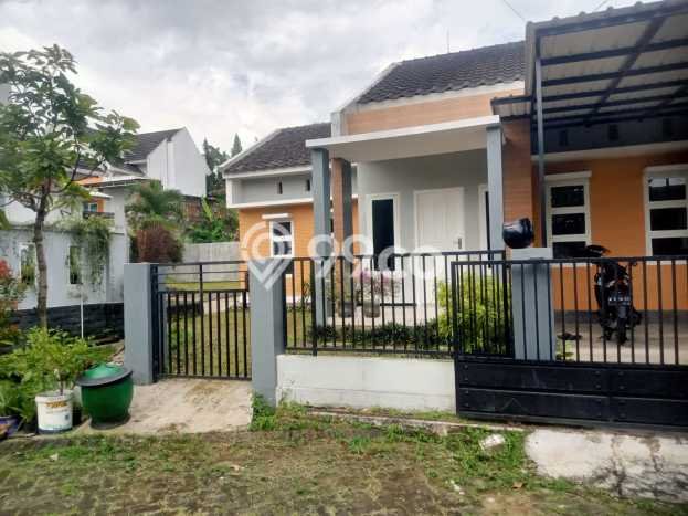 Rumah Strategis Modern Lb 80m2 di Karangploso, Malang Rumah Strategis Modern Lb 80m2 di Karangploso, Malang