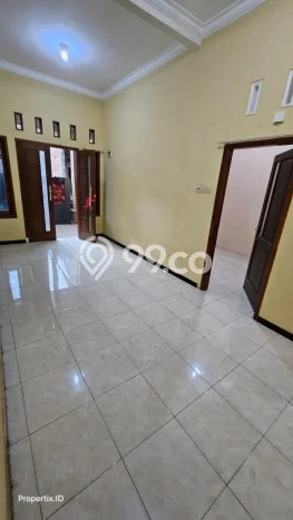 Kost Dijual Lokasi Dau, Malang, 9 KT, 3 KM, 180m2 Kost Dijual Lokasi Dau, Malang, 9 KT, 3 KM, 180m2