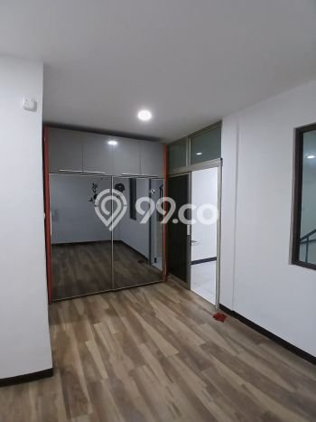 Unit Ruko Dijual di Jakarta Barat LT 105m2 & LB 200m2 Unit Ruko Dijual di Jakarta Barat LT 105m2 & LB 200m2