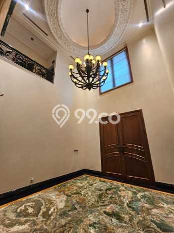 Dijual Rumah Luas Elegan Dengan View Eksklusif di Kedoya, Jakarta Barat Dijual Rumah Luas Elegan Dengan View Eksklusif di Kedoya, Jakarta Barat