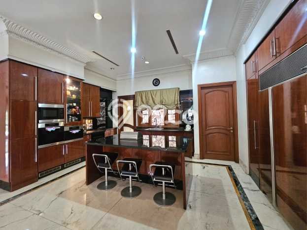 Dijual Rumah Luas Elegan Dengan View Eksklusif di Kedoya, Jakarta Barat Dijual Rumah Luas Elegan Dengan View Eksklusif di Kedoya, Jakarta Barat
