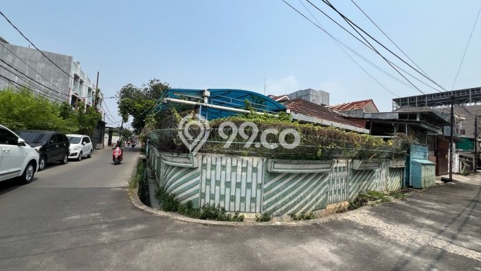 Rumah Luas Asri 4 KT Siap Pakai di Daan Mogot Jakarta Barat Rumah Luas Asri 4 KT Siap Pakai di Daan Mogot Jakarta Barat