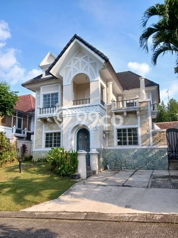 Rumah Elit Modern Tanpa Renovasi di Sentul City Bogor Rumah Elit Modern Tanpa Renovasi di Sentul City Bogor
