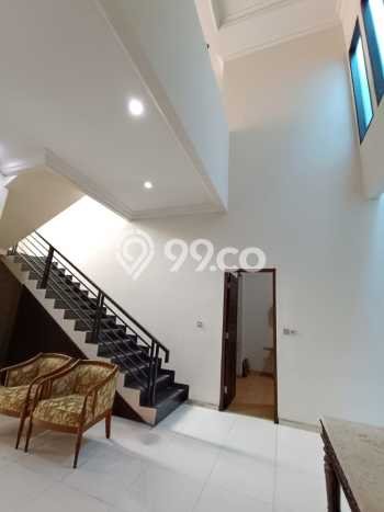 Siap Huni Rumah Minimalis & Modern LB 250m2 di Rawamangun Siap Huni Rumah Minimalis & Modern LB 250m2 di Rawamangun