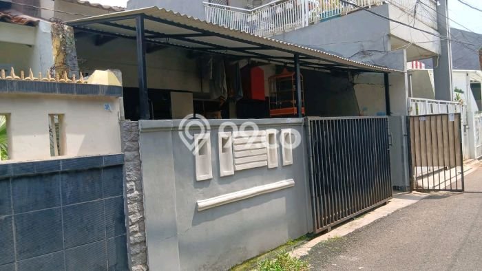 Rumah Nyaman 4 KT LB 155m2 Kondisi Bagus di Pondok Kelapa Rumah Nyaman 4 KT LB 155m2 Kondisi Bagus di Pondok Kelapa