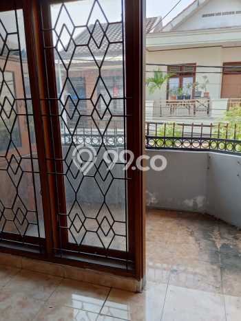 For Sale Rumah 4 Kamar Lokasi Ideal Bagus dan Strategis di Duren Sawit For Sale Rumah 4 Kamar Lokasi Ideal Bagus dan Strategis di Duren Sawit