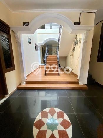 Dijual Rumah Premium dengan Fasilitas Sekitar Komplit di Cipayung, Jakarta Timur Dijual Rumah Premium dengan Fasilitas Sekitar Komplit di Cipayung, Jakarta Timur