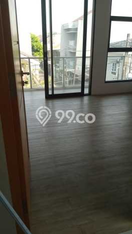 Rumah Elit Modern Tanpa Renovasi di Pondok Bambu Jakarta Timur Rumah Elit Modern Tanpa Renovasi di Pondok Bambu Jakarta Timur