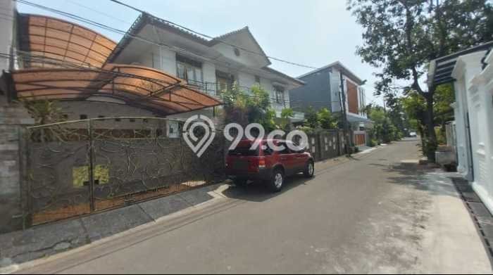 Ready to Use! Luxury House LT 392m2 Desain Modern di Pondok Kelapa Ready to Use! Luxury House LT 392m2 Desain Modern di Pondok Kelapa