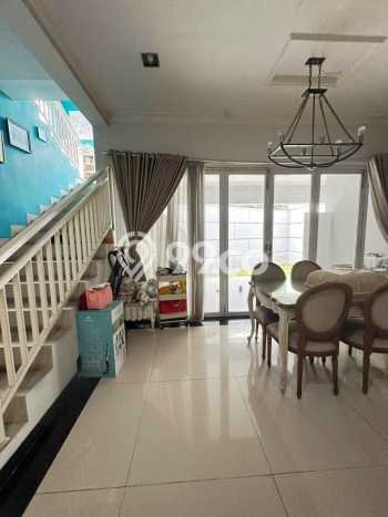 For Sale! Luxury House LT 280m2 Desain Elegan di Pondok Kelapa For Sale! Luxury House LT 280m2 Desain Elegan di Pondok Kelapa