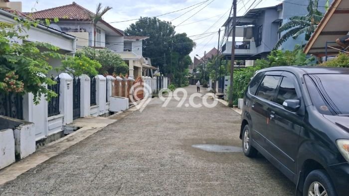 Dijual Rumah Premium dengan Fasilitas Sekitar Komplit di Duren Sawit, Jakarta Timur Dijual Rumah Premium dengan Fasilitas Sekitar Komplit di Duren Sawit, Jakarta Timur