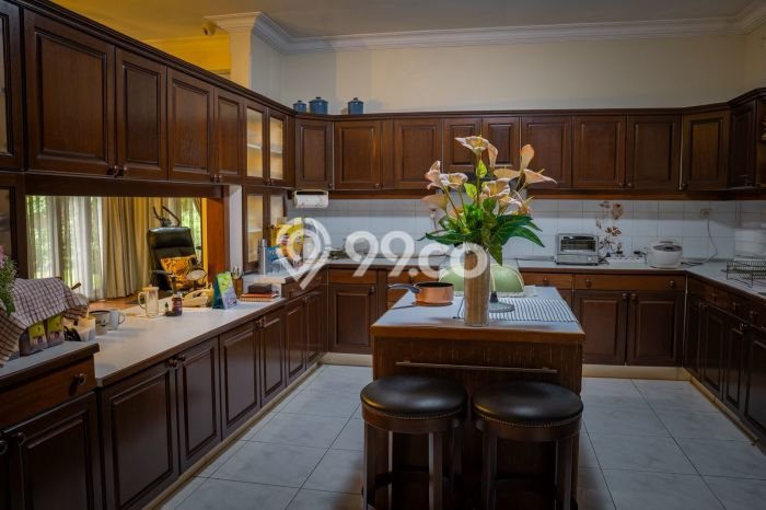 Ready to Use! Premium House LT 513m2 Desain Elegan di Rawamangun Ready to Use! Premium House LT 513m2 Desain Elegan di Rawamangun