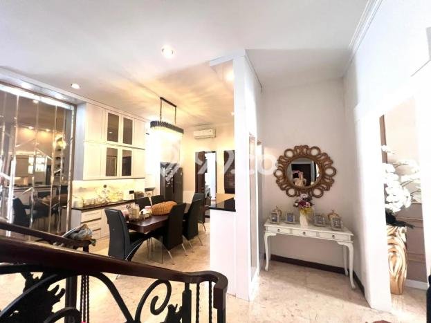 Dijual Rumah Mewah Megah Dengan View Eksklusif di Pejaten, Jakarta Selatan Dijual Rumah Mewah Megah Dengan View Eksklusif di Pejaten, Jakarta Selatan