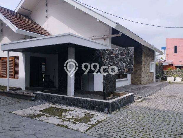 Disewakan Hunian Konsep Minimalis di Slamet Riyadi Solo dengan 6 Kamar Disewakan Hunian Konsep Minimalis di Slamet Riyadi Solo dengan 6 Kamar