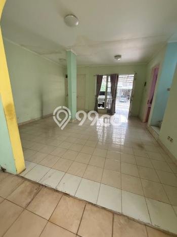 Rumah Luas Asri 3 KT Siap Pakai di Kota Wisata Jakarta Timur Rumah Luas Asri 3 KT Siap Pakai di Kota Wisata Jakarta Timur