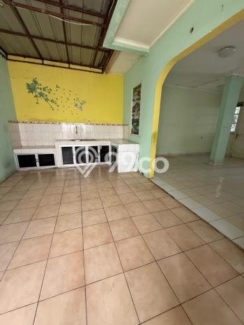 Rumah Luas Asri 3 KT Siap Pakai di Kota Wisata Jakarta Timur Rumah Luas Asri 3 KT Siap Pakai di Kota Wisata Jakarta Timur
