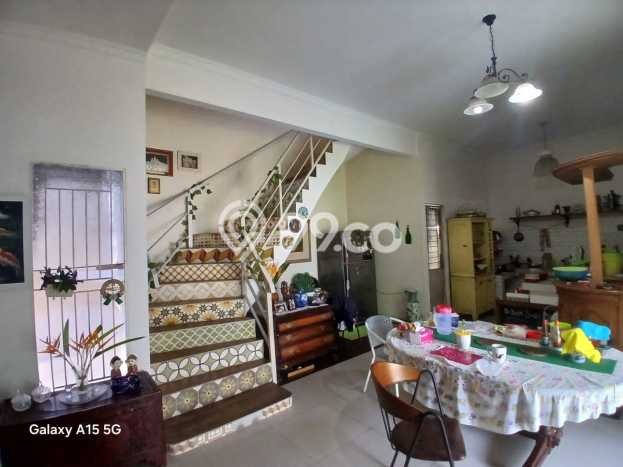 Rumah Strategis Modern Lb 195m2 di Tapos, Depok Rumah Strategis Modern Lb 195m2 di Tapos, Depok
