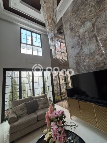 Dijual Rumah Premium dengan Fasilitas Sekitar Lengkap di BSD, Tangerang Selatan Dijual Rumah Premium dengan Fasilitas Sekitar Lengkap di BSD, Tangerang Selatan