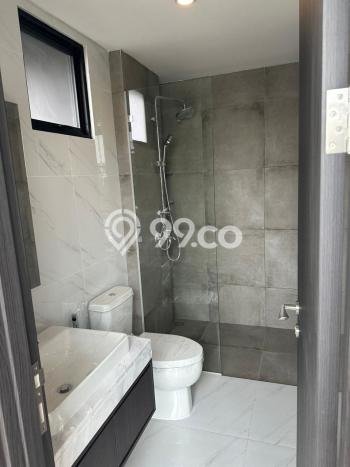Ready to Use! Luxury House LT 98m2 Desain Elegan di BSD Ready to Use! Luxury House LT 98m2 Desain Elegan di BSD