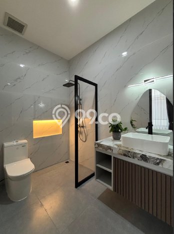 Rumah Elit Modern Siap Huni di Alam Sutera Tangerang Rumah Elit Modern Siap Huni di Alam Sutera Tangerang
