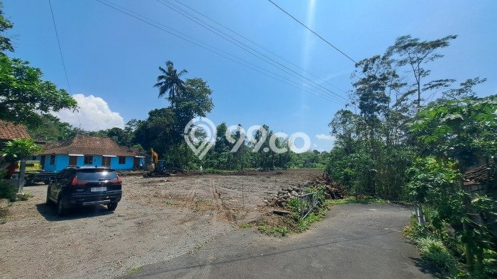 Tanah Komersial di Kasihan, Luas 129m2m², Akses Mudah Tanah Komersial di Kasihan, Luas 129m2m², Akses Mudah