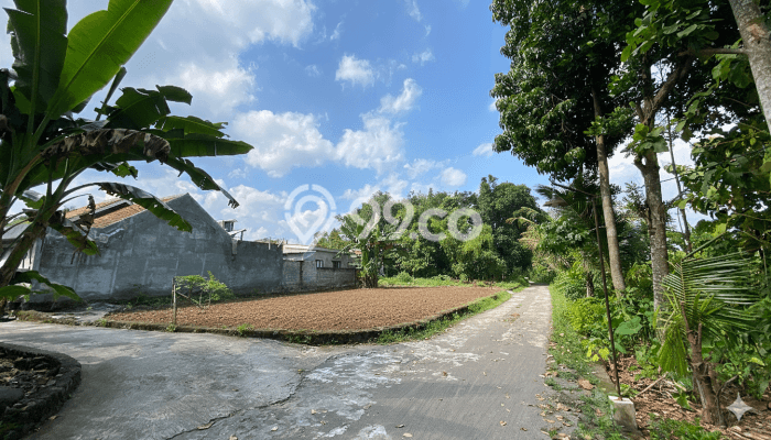 Jarang Ada! Tanah di Ngemplak Punya Luas 133m2 SHM Jarang Ada! Tanah di Ngemplak Punya Luas 133m2 SHM