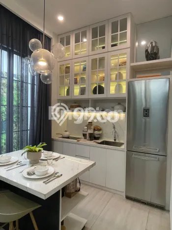 Jual Rumah Mewah Megah Dengan View Eksklusif di Cijantung, Jakarta Timur Jual Rumah Mewah Megah Dengan View Eksklusif di Cijantung, Jakarta Timur
