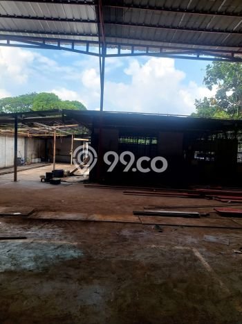 Gudang Disewa di Bekasi dengan LB 1000m2 Area Komersial Ramai Gudang Disewa di Bekasi dengan LB 1000m2 Area Komersial Ramai