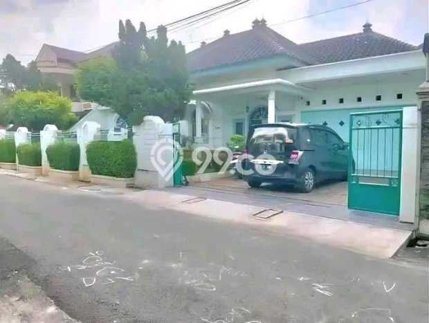 Jual Rumah Mewah Megah Dengan View Cantik di Pondok Kelapa, Jakarta Timur Jual Rumah Mewah Megah Dengan View Cantik di Pondok Kelapa, Jakarta Timur