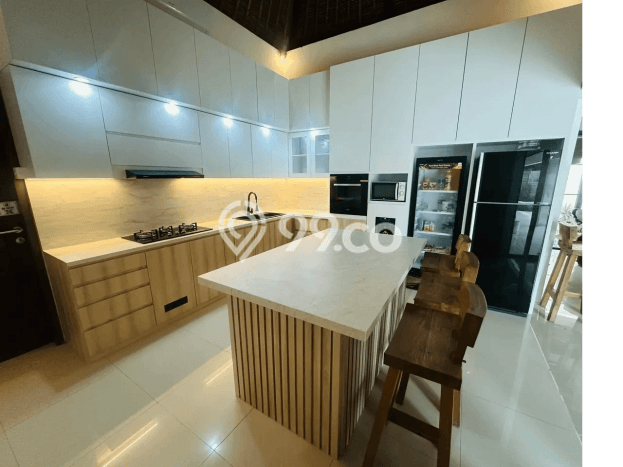 Siap Huni Hunian Elit 4 Kamar di Amed Dekat ke Mana Pun Siap Huni Hunian Elit 4 Kamar di Amed Dekat ke Mana Pun