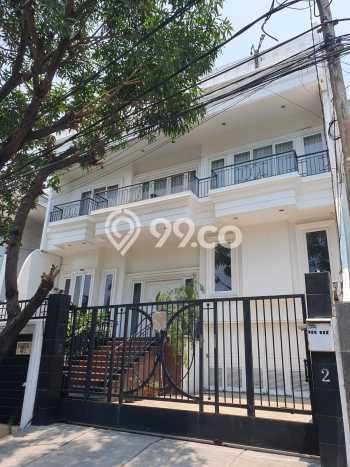 Rumah Luxury Modern Siap Huni di Pluit Jakarta Utara Rumah Luxury Modern Siap Huni di Pluit Jakarta Utara