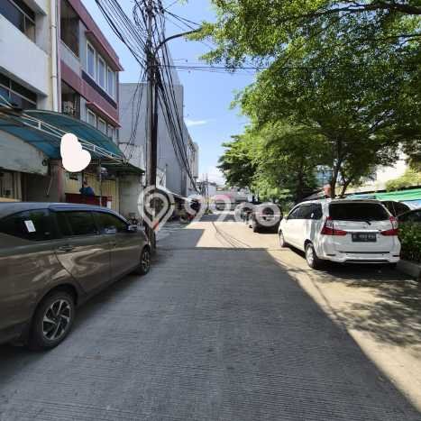 Ruko Dijual di Jakarta Pusat LT 141m2 & LB 450m2 Lokasi Terbaik! Ruko Dijual di Jakarta Pusat LT 141m2 & LB 450m2 Lokasi Terbaik!