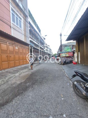 Rumah Luas Asri 3 KT Siap Huni di Jembatan Lima Jakarta Barat Rumah Luas Asri 3 KT Siap Huni di Jembatan Lima Jakarta Barat