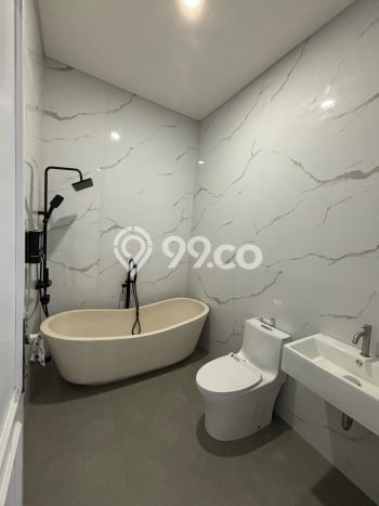 Hunian Elit LB 162m2 Siap Huni Desain Elegan di Bintaro, Tangerang Selatan Hunian Elit LB 162m2 Siap Huni Desain Elegan di Bintaro, Tangerang Selatan