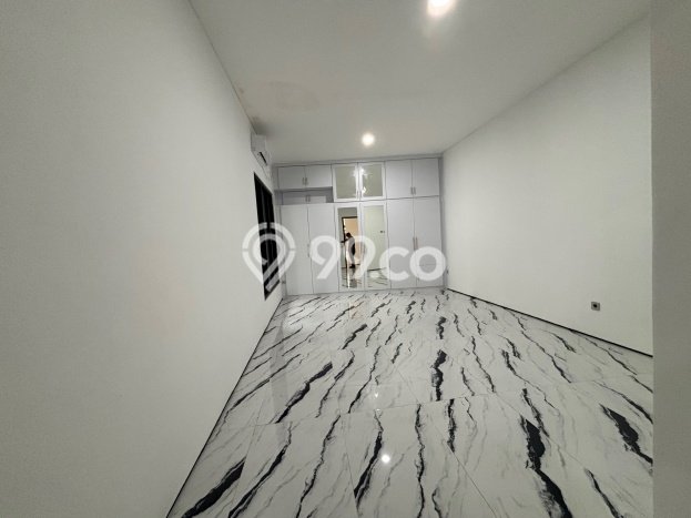 Hunian Elit LB 162m2 Siap Huni Desain Elegan di Bintaro, Tangerang Selatan Hunian Elit LB 162m2 Siap Huni Desain Elegan di Bintaro, Tangerang Selatan
