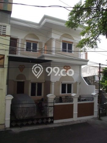 Rumah Modern Minimalis 4 Kamar Siap Huni di Semarang Selatan Rumah Modern Minimalis 4 Kamar Siap Huni di Semarang Selatan