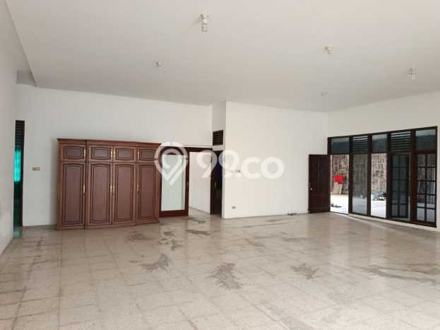 BEST LOCATION! Rumah di Semarang Utara, Dekat Stasiun, 4 KT, Luas 590m2m² Bangunan 500m2m² BEST LOCATION! Rumah di Semarang Utara, Dekat Stasiun, 4 KT, Luas 590m2m² Bangunan 500m2m²