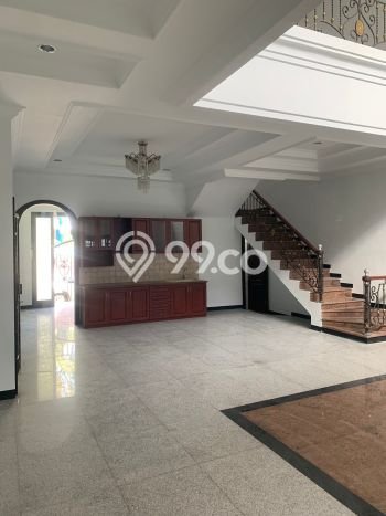 Rumah Mewah LB 300m2 Siap Huni Desain Elegan di Pakuwon CIty, Surabaya Rumah Mewah LB 300m2 Siap Huni Desain Elegan di Pakuwon CIty, Surabaya