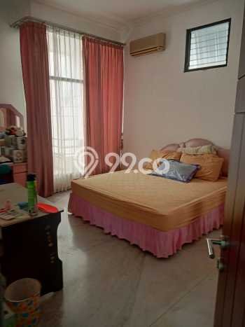 Rumah Mewah LB 400m2 Siap Huni Desain Elegan di Dharma Husada, Surabaya Rumah Mewah LB 400m2 Siap Huni Desain Elegan di Dharma Husada, Surabaya