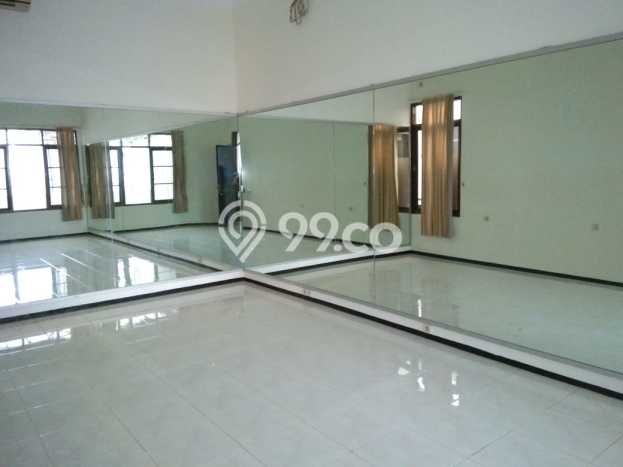 Rumah Luxury Modern Tanpa Renovasi di Dharma Husada Surabaya Rumah Luxury Modern Tanpa Renovasi di Dharma Husada Surabaya