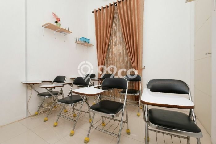 Jual Rumah Favorit Siap Huni LB 150m2 di Rungkut, Surabaya Jual Rumah Favorit Siap Huni LB 150m2 di Rungkut, Surabaya