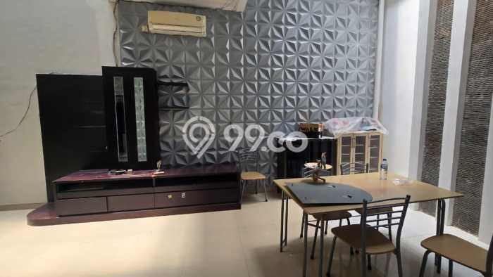 Disewakan! Rumah 4 Kamar Tidur &
3 Kamar Mandi di Pakuwon, Surabaya Disewakan! Rumah 4 Kamar Tidur &
3 Kamar Mandi di Pakuwon, Surabaya
