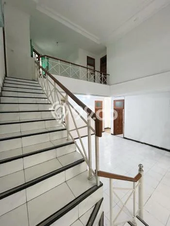 Jual Rumah Mewah Elegan Dengan View Eksklusif di Dharma Husada, Surabaya Jual Rumah Mewah Elegan Dengan View Eksklusif di Dharma Husada, Surabaya