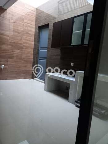 Disewakan! Rumah 3 Kamar Tidur &
3 Kamar Mandi di Citraland, Surabaya Disewakan! Rumah 3 Kamar Tidur &
3 Kamar Mandi di Citraland, Surabaya
