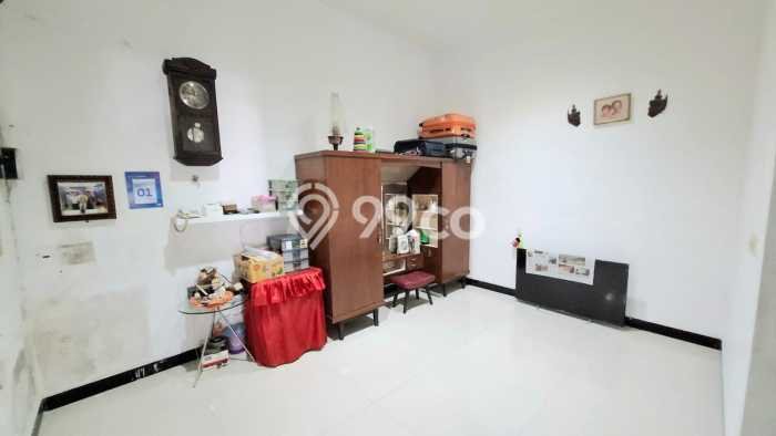 Rumah Modern 3 KT di Kedung Baruk Surabaya Full Furnished Rumah Modern 3 KT di Kedung Baruk Surabaya Full Furnished